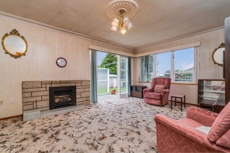 Photo of property in 10 Oakdale Road, Mount Roskill, Auckland, 1041