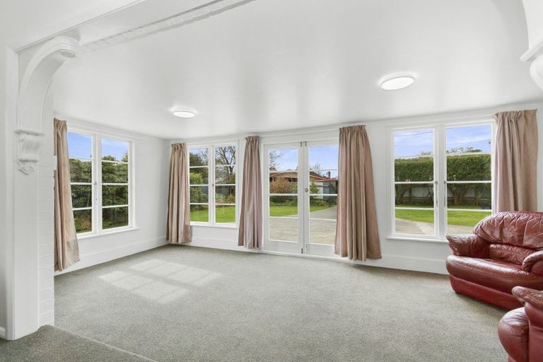 Photo of property in 12 Raukawa Grove, Trentham, Upper Hutt, 5018