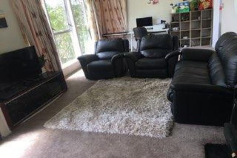 Photo of property in 16 Orton Street, Glenfield, Auckland, 0627