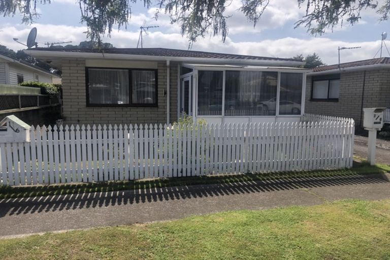 Photo of property in 1/6 Hoyle Place, New Plymouth, 4310