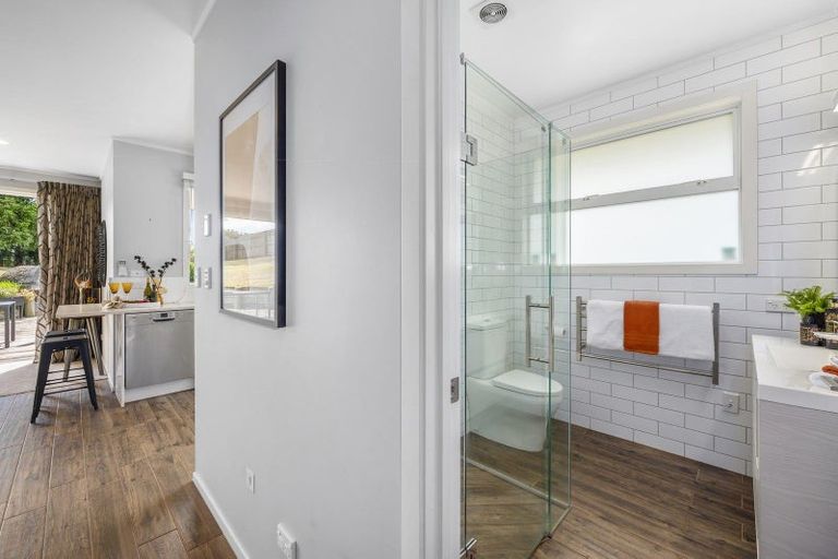 Photo of property in 949 State Highway 16, Waimauku, 0812