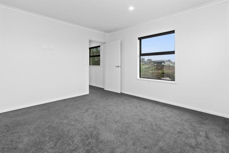 Photo of property in Tapuae, 5 Washer Road, Omata, New Plymouth, 4374