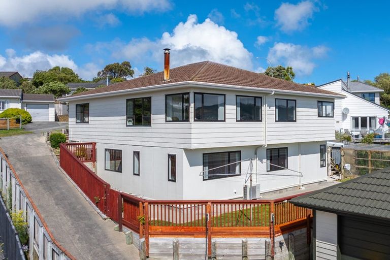 Photo of property in 7 Trinidad Crescent, Grenada Village, Wellington, 6037