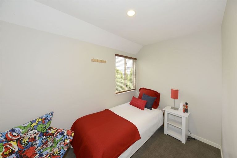 Photo of property in 30 Oakford Close, Riccarton, Christchurch, 8011