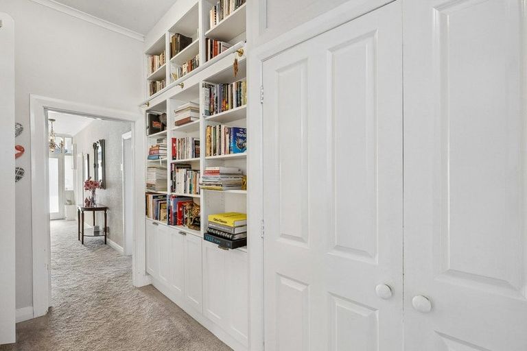 Photo of property in 17 Sandringham Street, Saint Clair, Dunedin, 9012