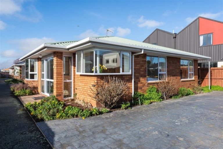 Photo of property in 1/5 Broadbent Street, Riccarton, Christchurch, 8041