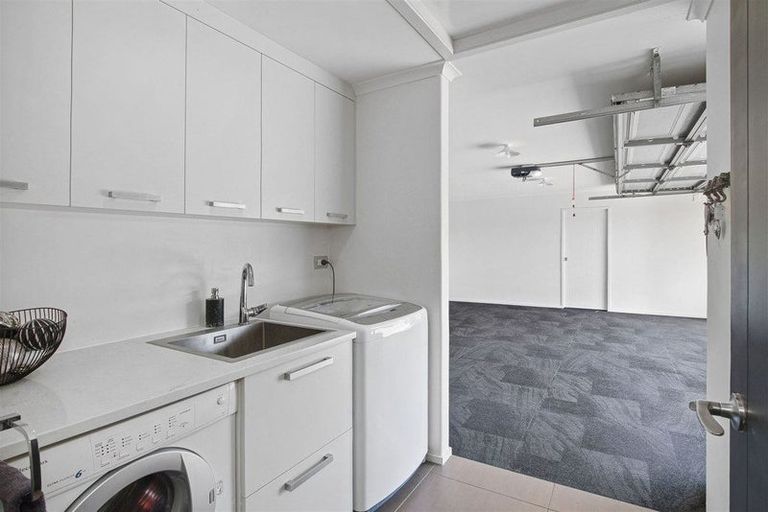 Photo of property in 8 Millbrook Drive, Waiuku, 2683