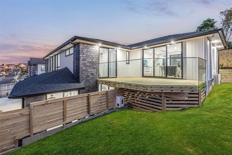 Photo of property in 1 Shibata Rise, Ranui, Auckland, 0612