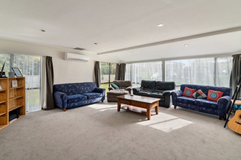 Photo of property in 4 Tirita Street, Kawaha Point, Rotorua, 3010