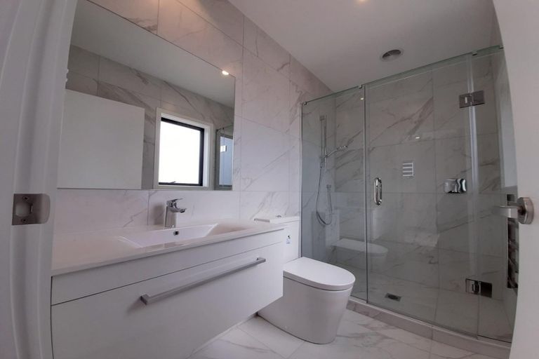 Photo of property in 16 Jane Maree Road, Kumeu, 0810