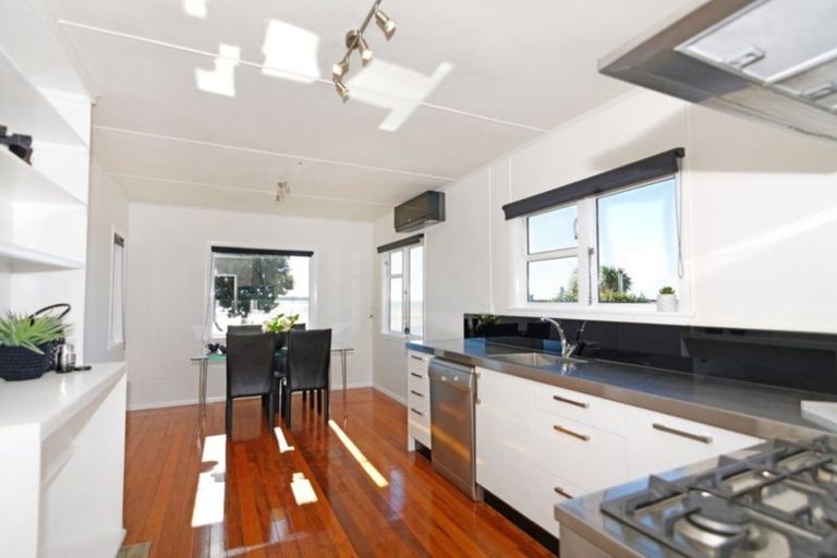 Photo of property in 63 Martin Street, Monaco, Nelson, 7011