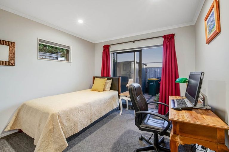 Photo of property in 14 Kingfisher Road, Silverdale, 0932