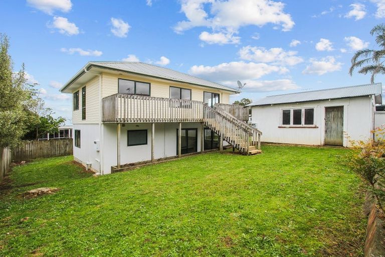 Photo of property in 33a Stevenson Road, Clarks Beach, 2122