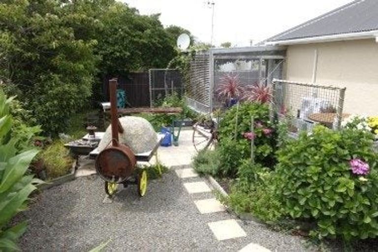 Photo of property in 1 Huia Street, Foxton Beach, Foxton, 4815