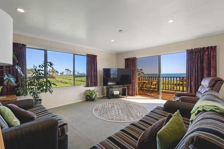 Photo of property in 49 Battiscombe Terrace, Waitara, 4320