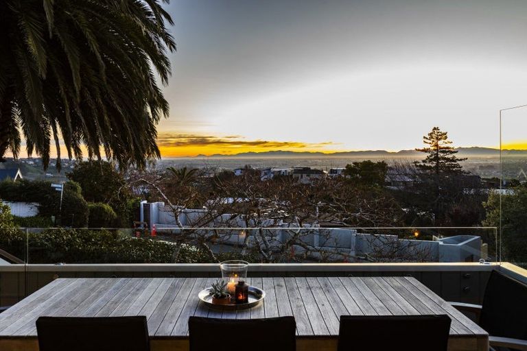 Photo of property in 67 Hackthorne Road, Cashmere, Christchurch, 8022