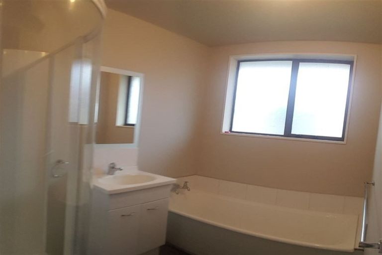 Photo of property in 1/108 Queenspark Drive, Parklands, Christchurch, 8083