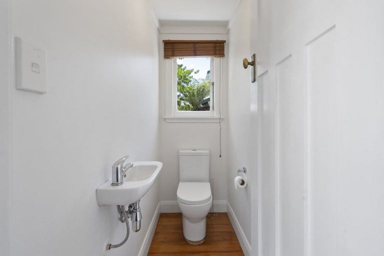 Photo of property in 27 Stanley Avenue, Palmerston North, 4414