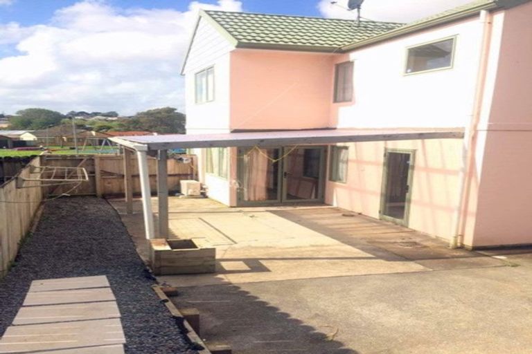 Photo of property in 4 Blueridge Close, Sunnyvale, Auckland, 0612