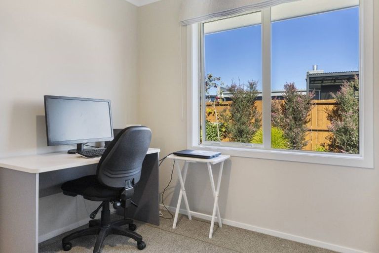 Photo of property in 4 Tuhua Close, Wharewaka, Taupo, 3330