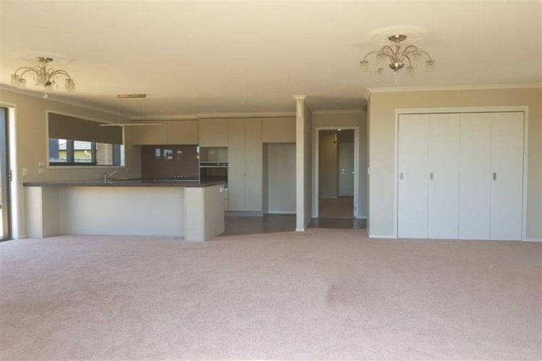 Photo of property in 18 Keene Drive, Bell Block, New Plymouth, 4312