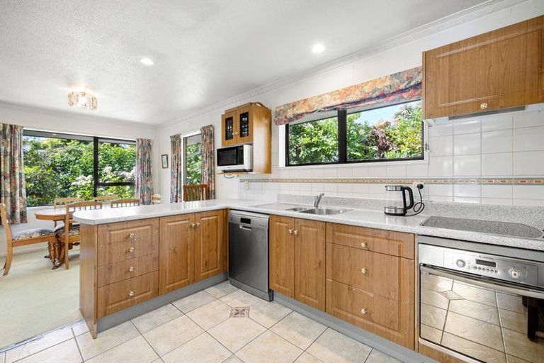 Photo of property in 7 Clivedon Place, Redwood, Christchurch, 8051