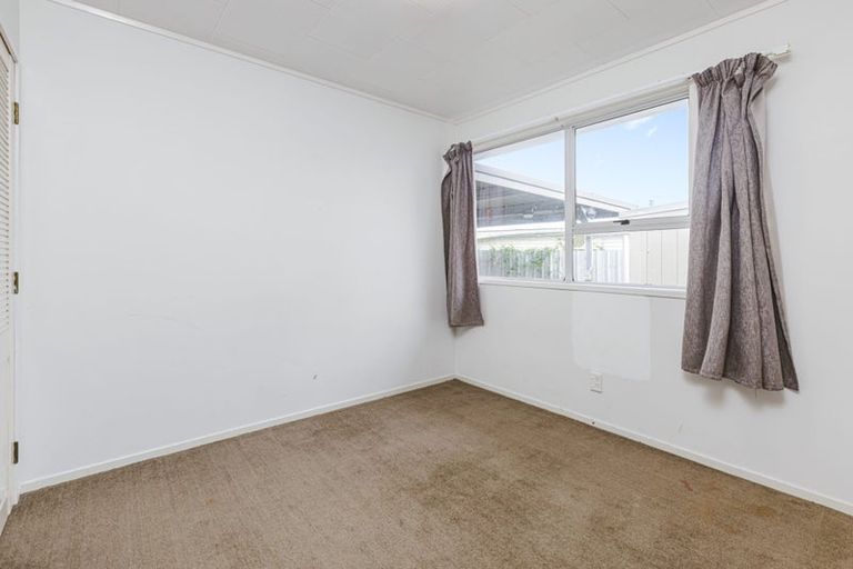 Photo of property in 2/26 Navigator Place, Papatoetoe, Auckland, 2025