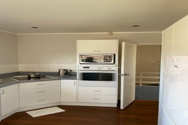 Photo of property in 15 Taitua Drive, Te Atatu South, Auckland, 0610