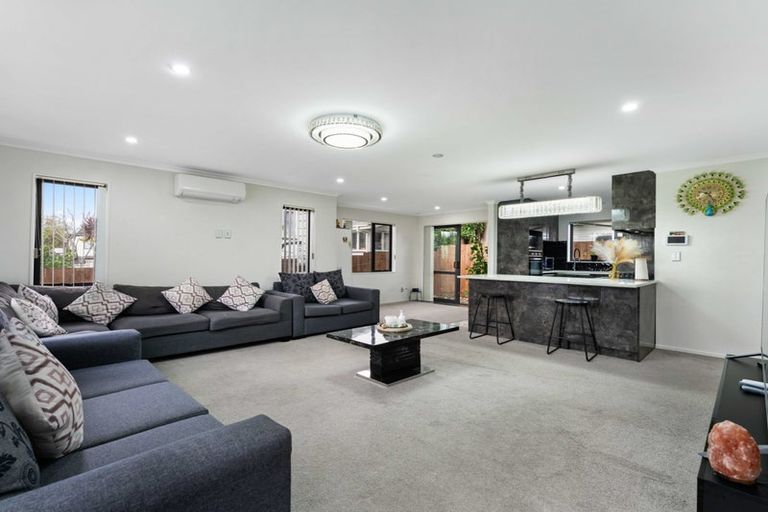 Photo of property in 14b Evans Road, Weymouth, Auckland, 2103