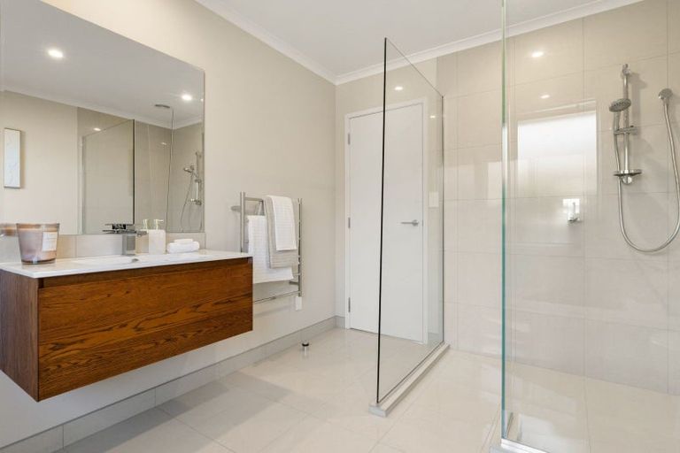 Photo of property in 43 Plescher Crescent, Leamington, Cambridge, 3432