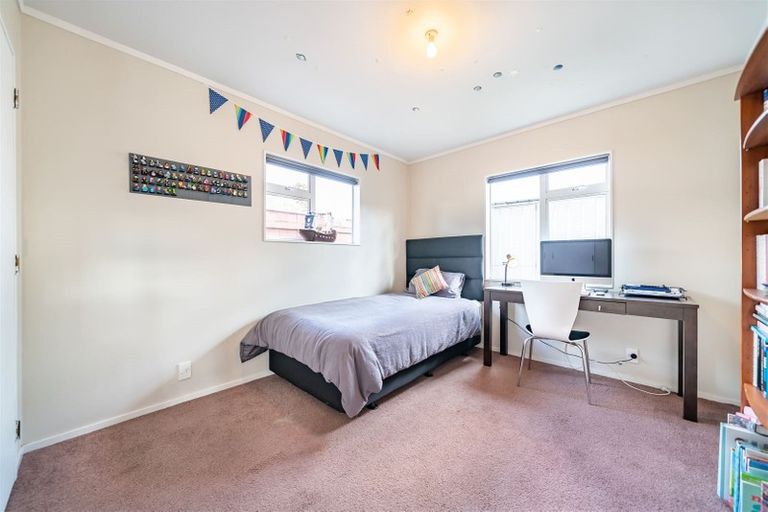 Photo of property in 24 Glen Road, Stokes Valley, Lower Hutt, 5019