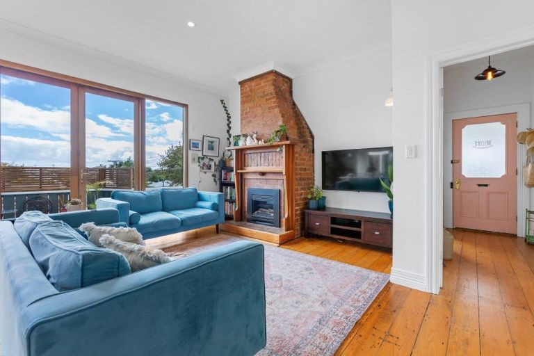 Photo of property in 54 Belt Road, New Plymouth, 4310