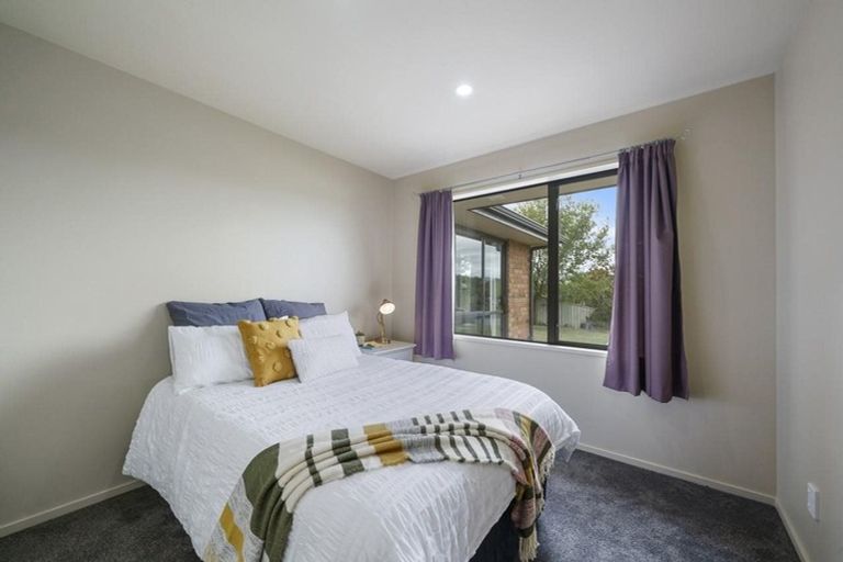 Photo of property in 22 Aotea Drive, Aotea, Porirua, 5024