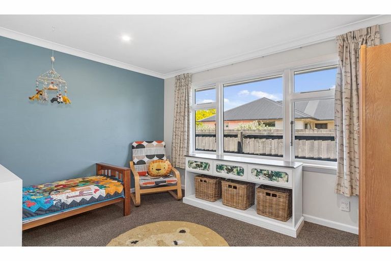 Photo of property in 15 Torquay Place, Bryndwr, Christchurch, 8053