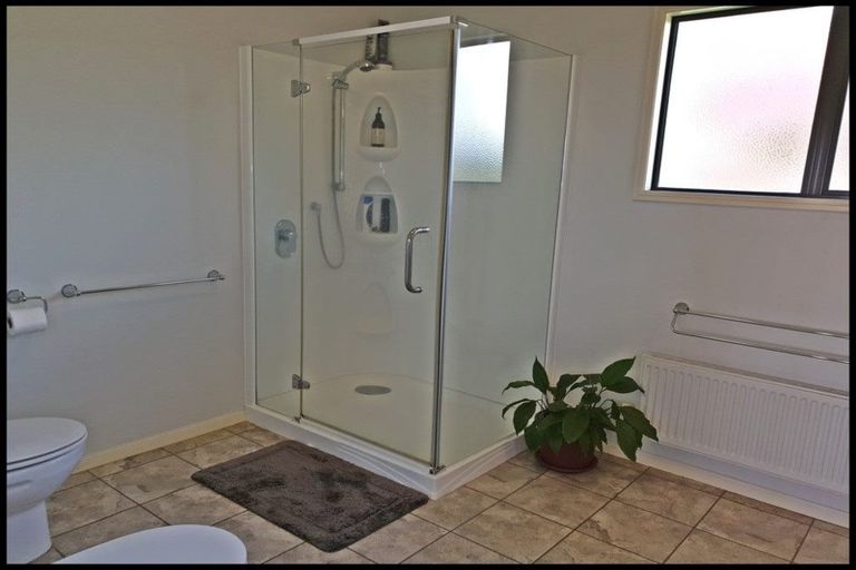 Photo of property in 27a Shelter Grove, Frankleigh Park, New Plymouth, 4310