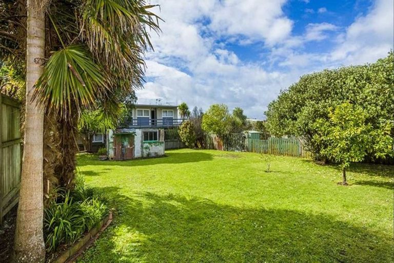 Photo of property in 78a Lake Road, Narrow Neck, Auckland, 0624