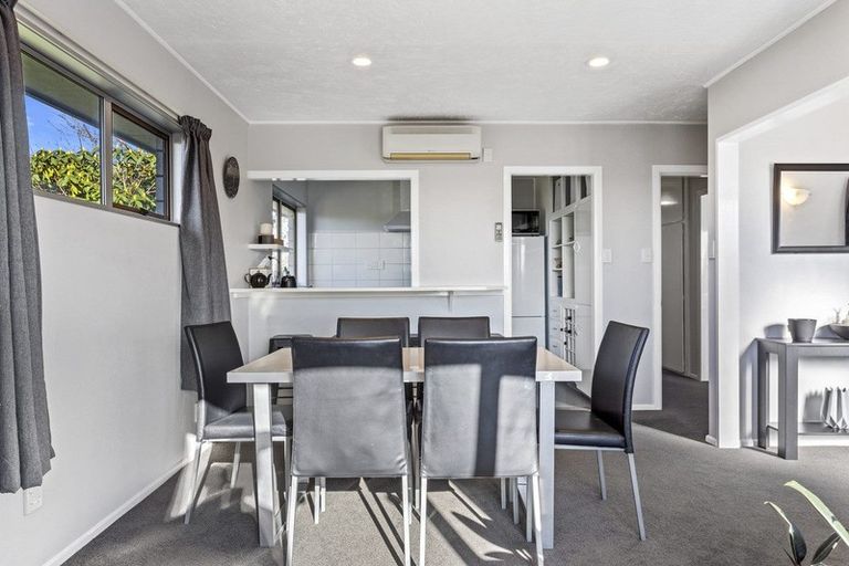 Photo of property in 2/26 Camberwell Place, Avonhead, Christchurch, 8042