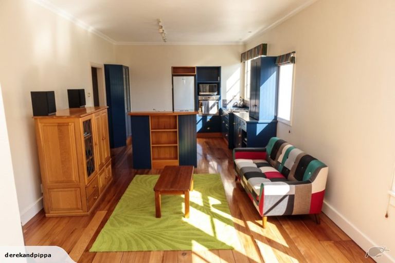 Photo of property in 17 Peakes Road, Saint Johns Hill, Whanganui, 4501