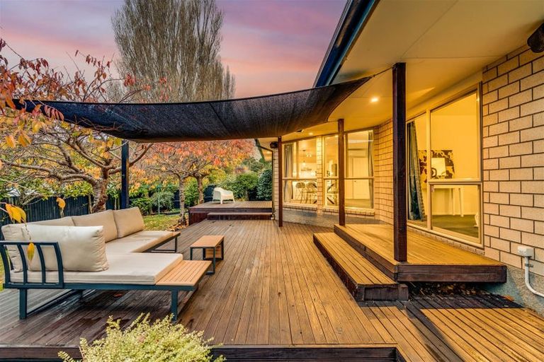 Photo of property in 11 Gilders Grove, Heathcote Valley, Christchurch, 8022