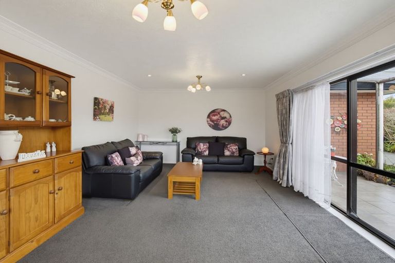 Photo of property in 69 Sarabande Avenue, Redwood, Christchurch, 8051
