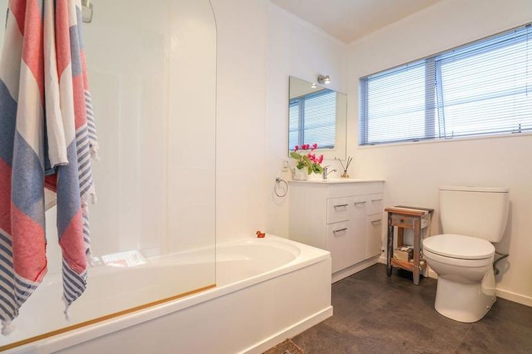 Photo of property in 68 Kinloch Road, Kinloch, Taupo, 3377