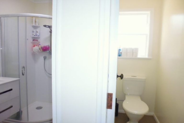 Photo of property in 2 Avery Grove, Boulcott, Lower Hutt, 5011