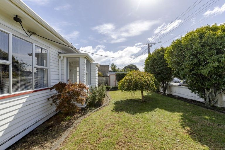 Photo of property in 20 Cameron Street, New Plymouth, 4310