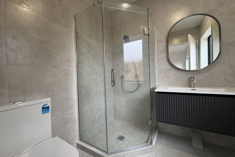 Photo of property in 102c Ennis Avenue, Pakuranga Heights, Auckland, 2010