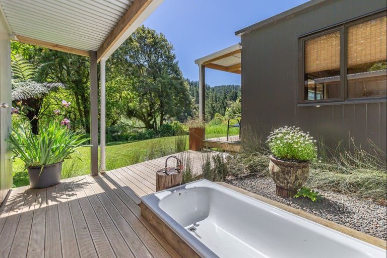 Photo of property in 803 Gladstone Road, Levin, 5571