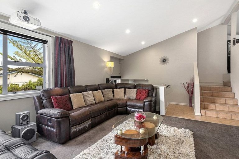 Photo of property in 2/150 Tirohanga Road, Tirohanga, Lower Hutt, 5010