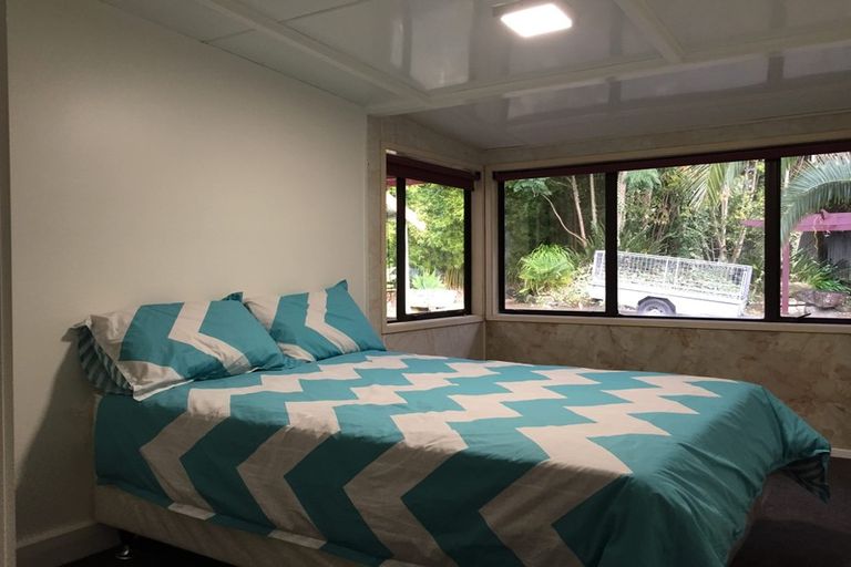 Photo of property in 5 Don Croot Street, Morningside, Auckland, 1021
