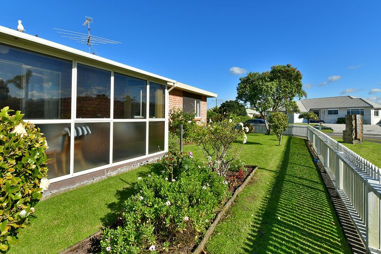 Photo of property in 36 Lakeside Drive, Pahurehure, Papakura, 2113
