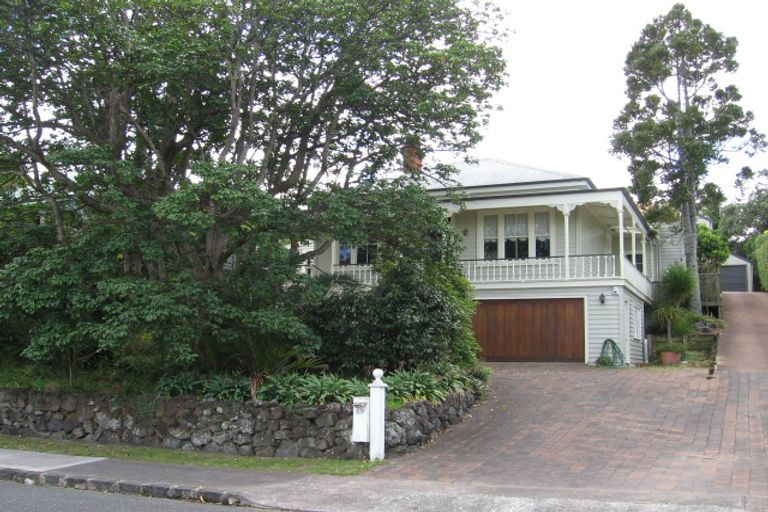 Photo of property in 2/69 Palmerston Road, Birkenhead, Auckland, 0626