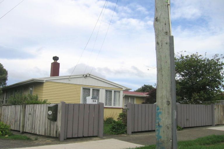 Photo of property in 34 Davidson Crescent, Tawa, Wellington, 5028